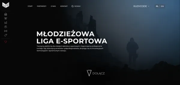 Hero section strony Młodzieżowej Ligi E-sportowej z ciemnym tłem i przyciskiem 'Dołącz'.
